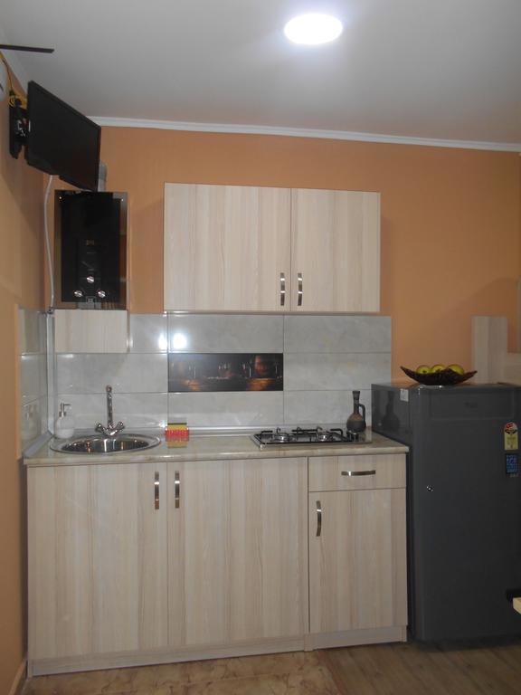 Guesthouse On Benashvili Тбилиси Екстериор снимка